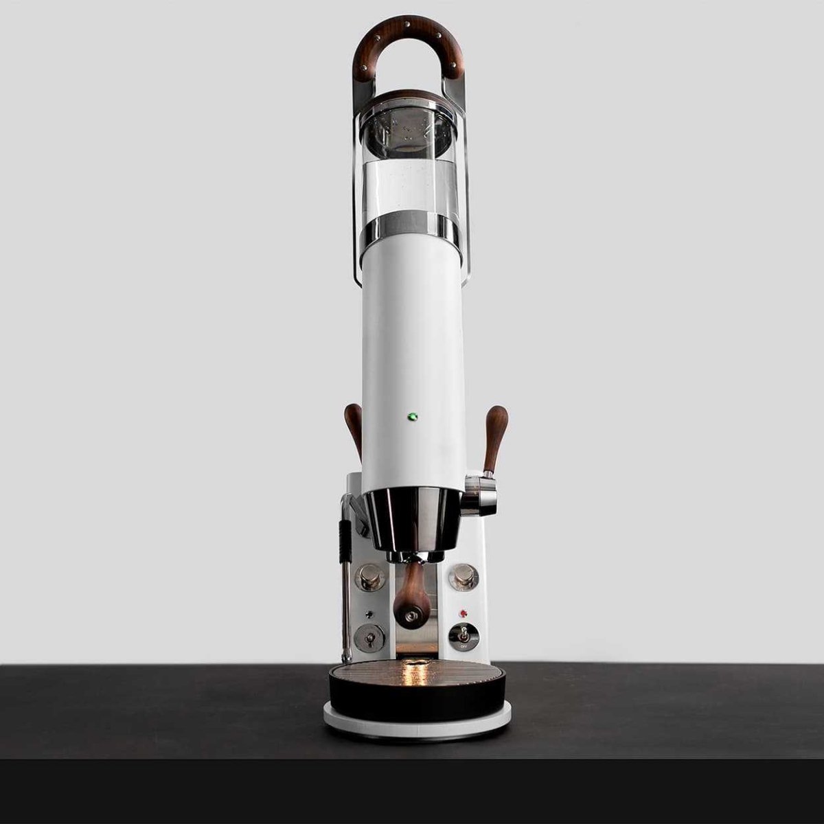 Manument - Leva Machine - Café Liégeois Canada Inc.