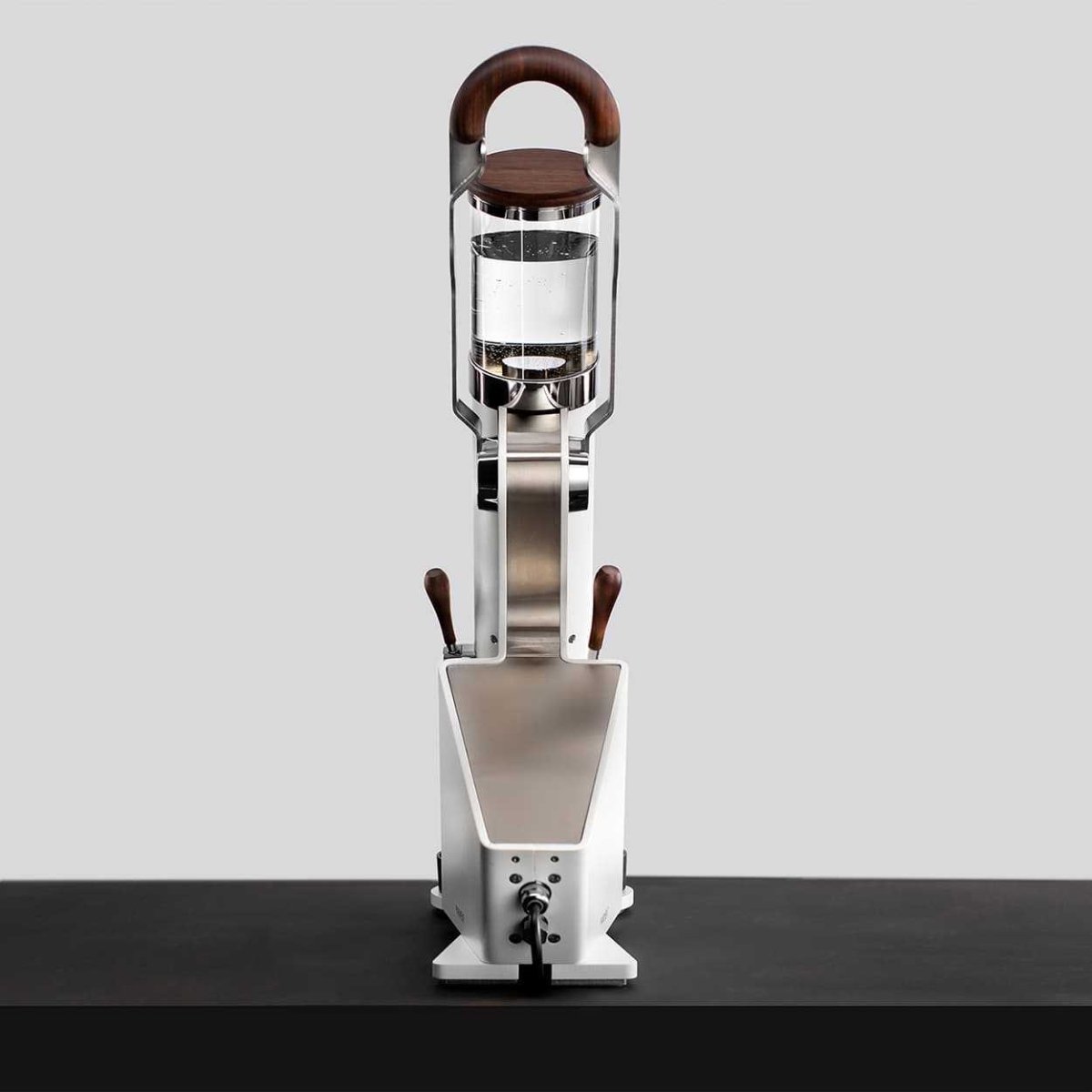 Manument - Leva Machine - Café Liégeois Canada Inc.