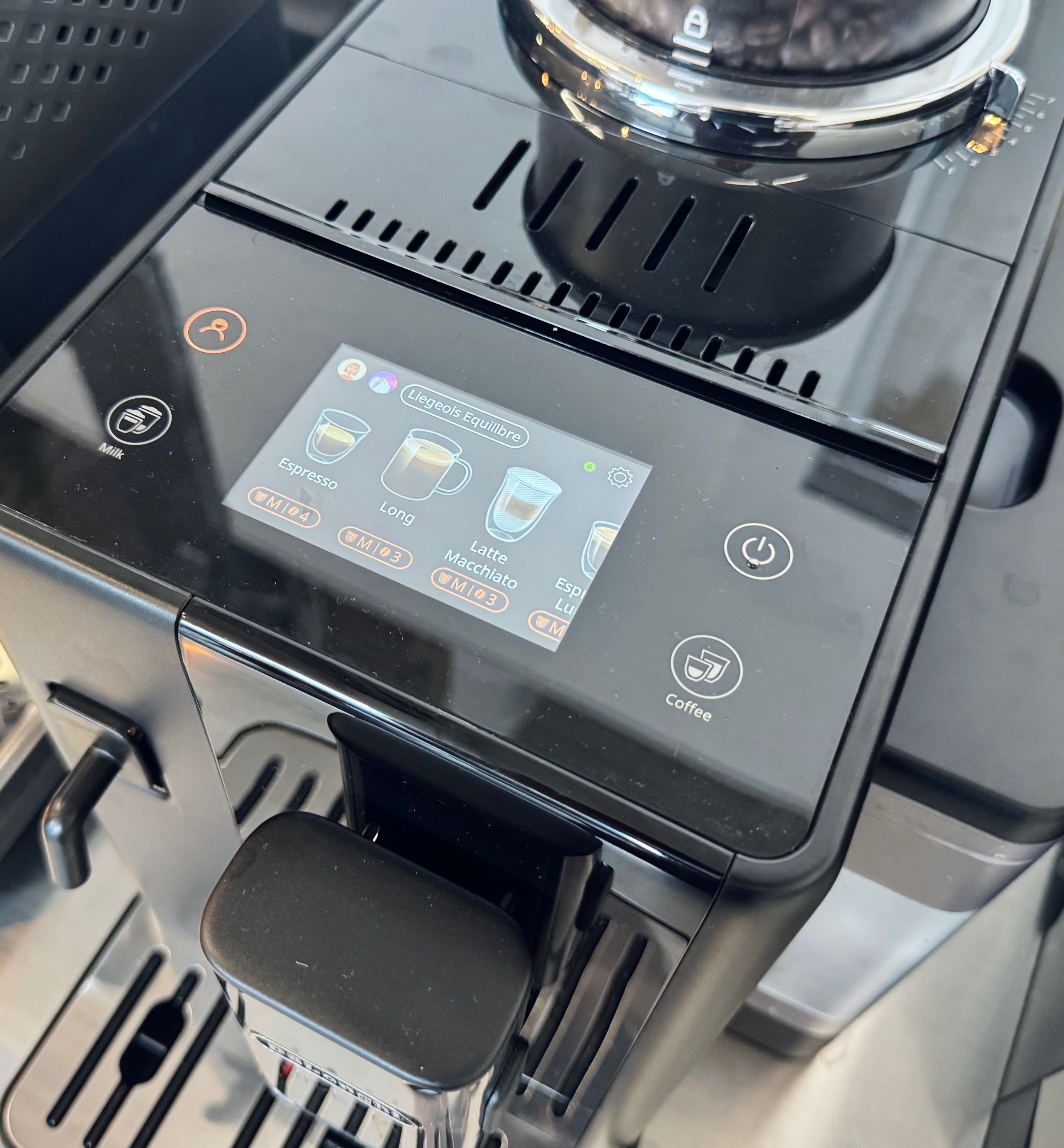 Delonghi Rivelia – Compact Bean-to-Cup Espresso Machine (Matte Black)