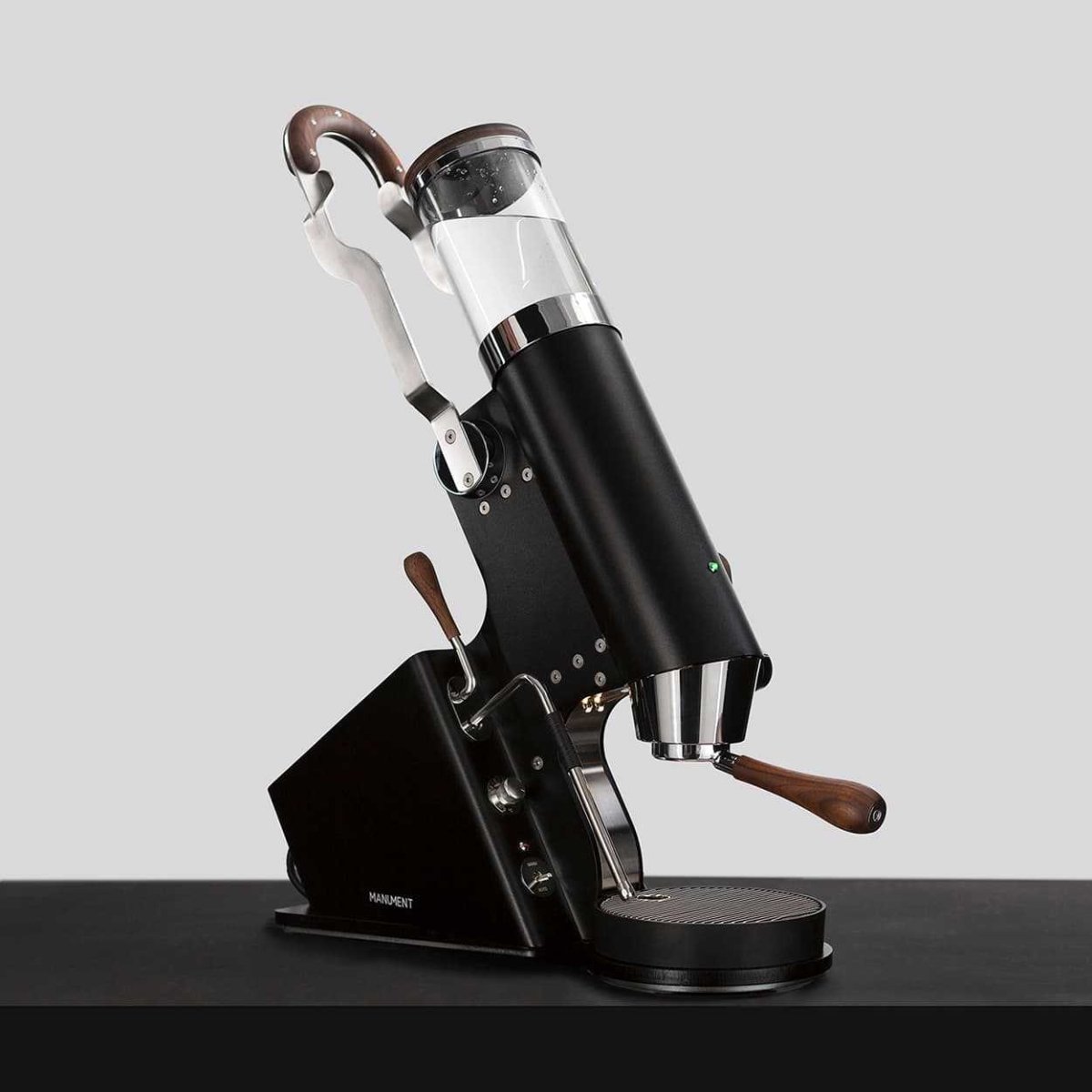 Manument - Leva Machine - Café Liégeois Canada Inc.